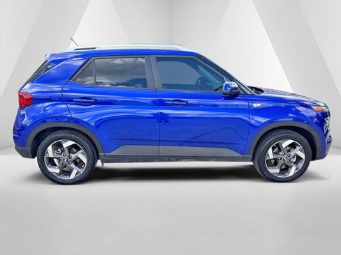 Used 2025 Hyundai Venue SEL FWD image 8