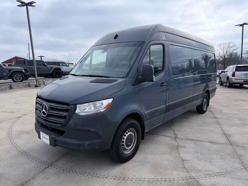 Used 2019 Mercedes-Benz Sprinter 170 image 1