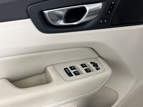 Certified 2023 Volvo XC60 B5 Ultimate w/ Protection Package Premier image 16