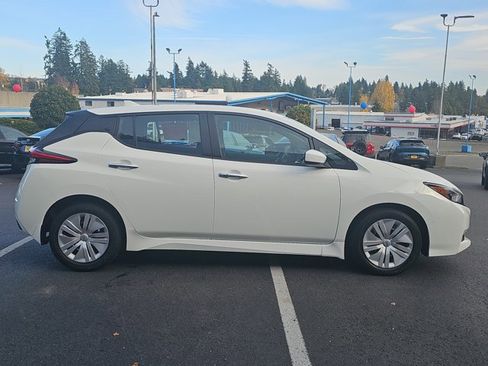 Certified 2023 Nissan Leaf S image 6