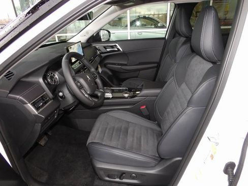 New 2026 Mitsubishi Outlander Trail Edition image 16