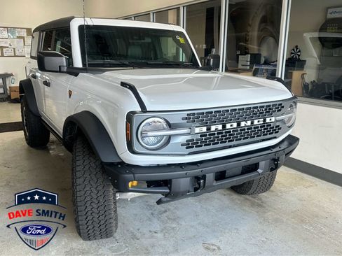 New 2026 Ford Bronco Badlands w/ Sasquatch Package AWD/4WD image 1