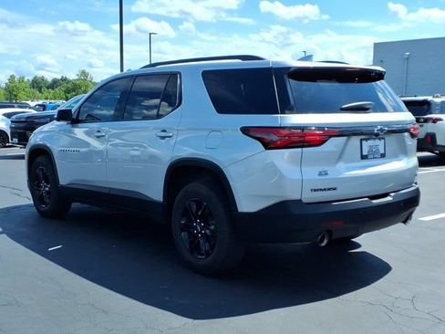 Used 2022 Chevrolet Traverse LT w/ Midnight/Sport Edition FWD image 5