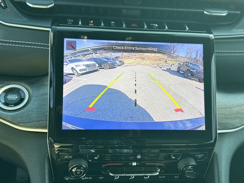 Used 2021 Jeep Grand Cherokee L Limited image 17