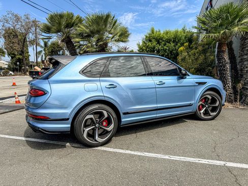 Used 2022 Bentley Bentayga AWD/4WD image 15