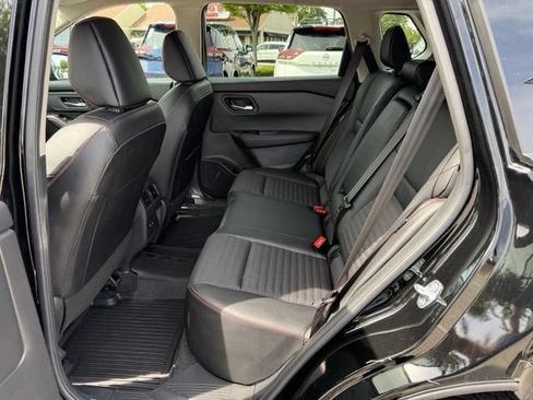 Certified 2026 Nissan Rogue SV AWD/4WD image 18