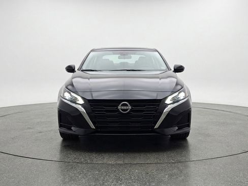 Used 2025 Nissan Altima 2.5 SV image 2