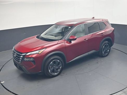 Used 2025 Nissan Rogue SV FWD image 30