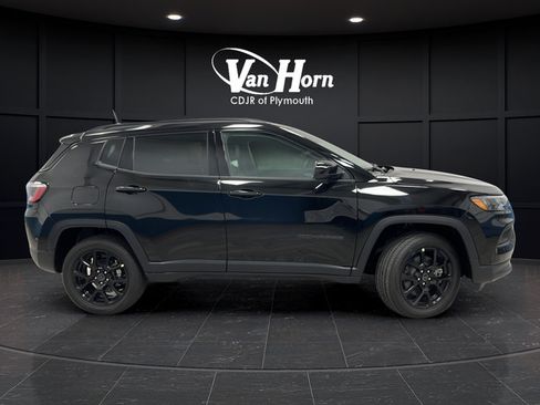 New 2026 Jeep Compass Latitude AWD/4WD image 8