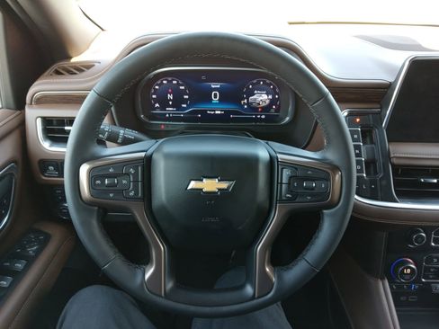 Used 2024 Chevrolet Suburban High Country image 11