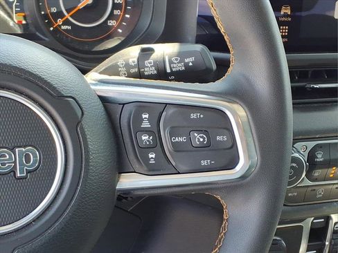 Used 2025 Jeep Wrangler Unlimited Sahara AWD/4WD image 14