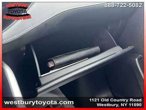 Used 2023 Toyota Highlander XLE image 32