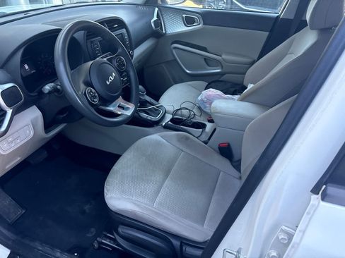 Used 2022 Kia Soul LX w/ Technology Package FWD image 11