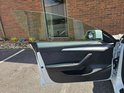 Used 2022 Tesla Model 3 RWD image 33