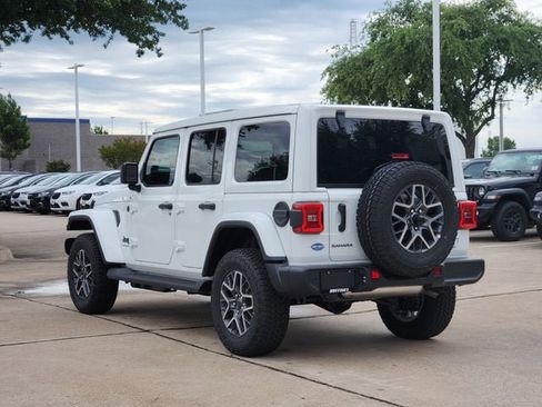 New 2026 Jeep Wrangler Unlimited Sahara AWD/4WD image 4