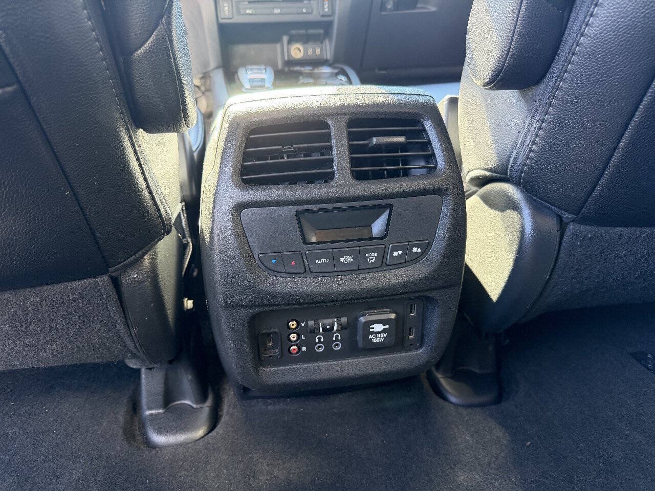 Used 2017 Honda Pilot Touring image 13