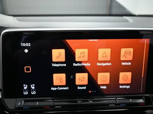 Used 2025 Volkswagen Atlas Peak Edition SE AWD/4WD image 11
