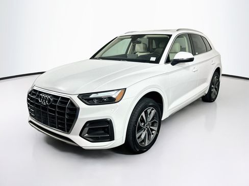 Used 2021 Audi Q5 2.0T Premium Plus w/ Premium Plus Package AWD/4WD image 3