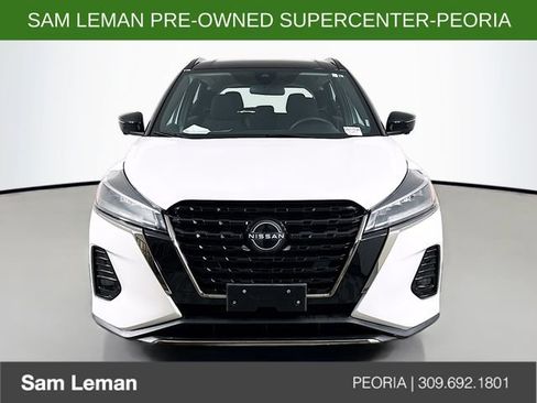 Used 2023 Nissan Kicks SR FWD image 2