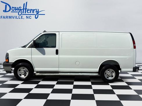 Used 2025 Chevrolet Express 2500 w/ Driver Convenience Package RWD image 2