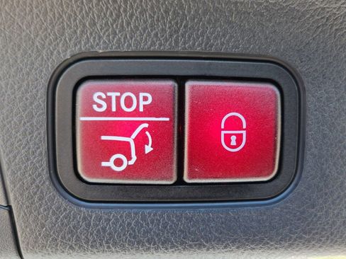 New 2025 Mercedes-Benz GLA 250 4MATIC image 17