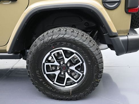 New 2026 Jeep Wrangler Unlimited Rubicon w/ Steel Bumper Group AWD/4WD image 9