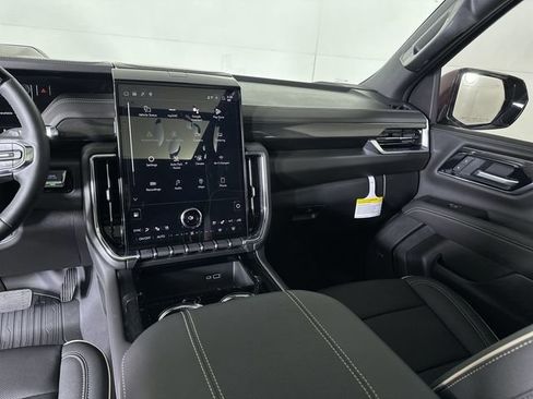 New 2026 GMC Yukon XL Elevation AWD/4WD image 36