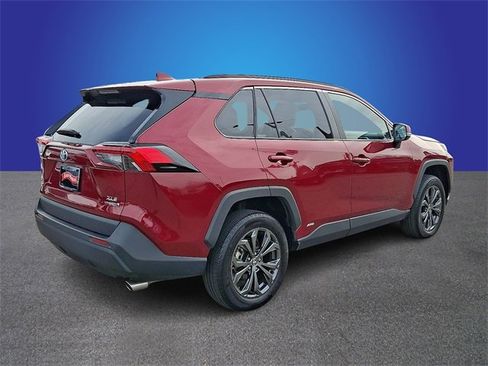 Used 2024 Toyota RAV4 XLE Premium image 5