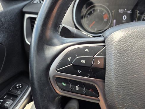 Used 2020 Jeep Cherokee Latitude Plus w/ Cold Weather Group FWD image 22
