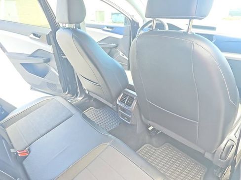 Used 2022 Volkswagen Taos SE AWD/4WD image 11