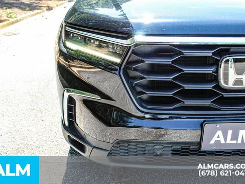 Used 2024 Honda Pilot LX image 10