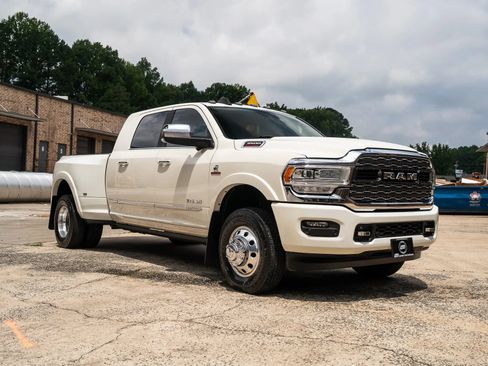 Used 2020 RAM 3500 Limited w/ Max Tow Package AWD/4WD image 13