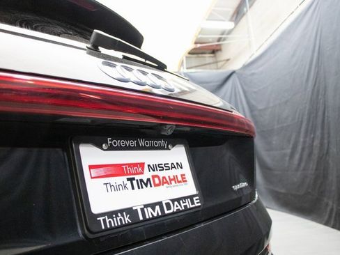 Used 2022 Audi e-tron Premium Plus w/ Premium Plus Package image 13