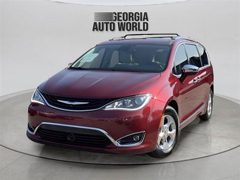 Used 2018 Chrysler Pacifica Limited w/ Advanced Safetytec Group FWD image 4