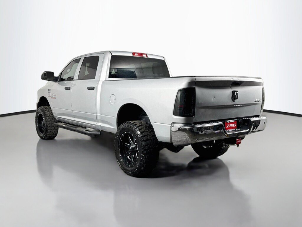 Used 2017 RAM 2500 Tradesman w/ Chrome Appearance Group AWD/4WD image 3