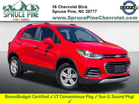 Used 2020 Chevrolet Trax LT w/ Sun & Sound Package AWD/4WD image 1
