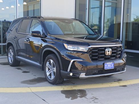 Used 2025 Honda Pilot EX-L image 5