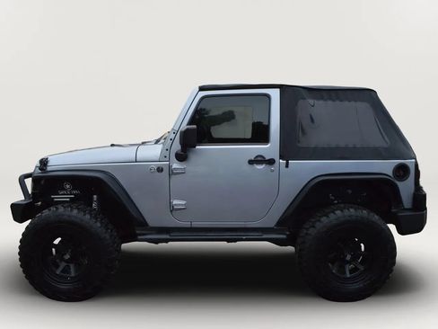 Used 2013 Jeep Wrangler Sport AWD/4WD image 6