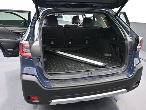 Used 2025 Subaru Outback Limited XT image 17