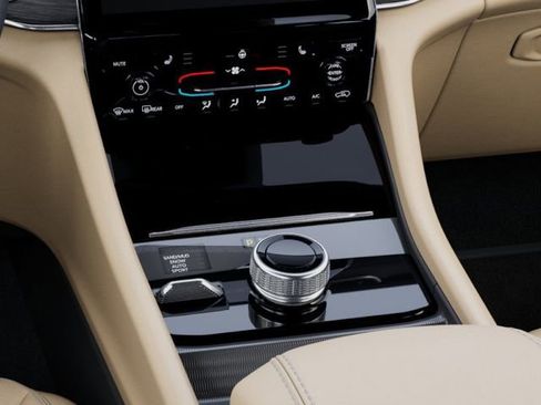 Used 2025 Jeep Grand Cherokee Limited w/ Black Appearance Package image 24