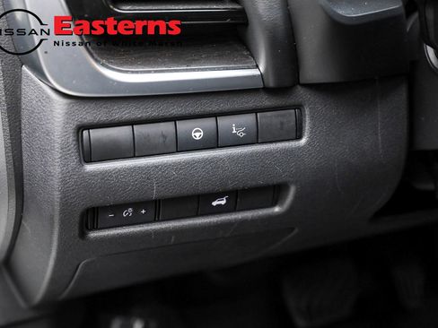 Used 2021 Nissan Rogue Platinum image 33