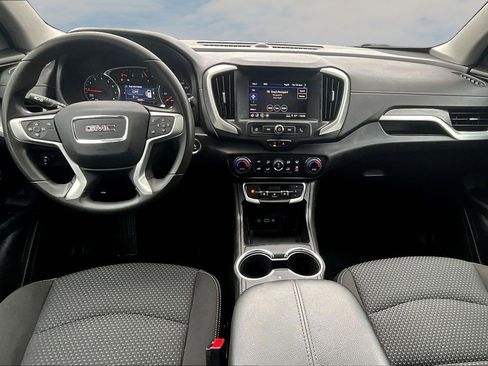 Used 2024 GMC Terrain SLE w/ Driver Convenience Package image 7