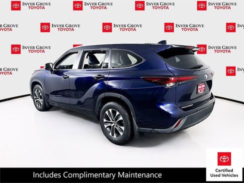 Certified 2025 Toyota Highlander XLE image 8