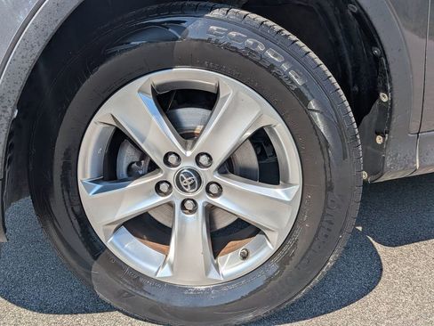 Used 2015 Toyota RAV4 XLE FWD image 5