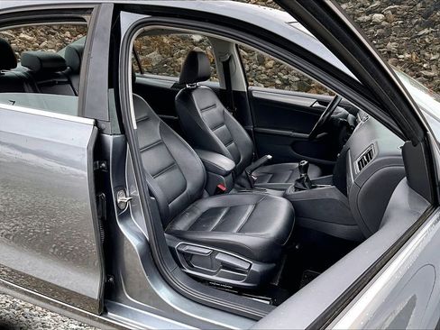 Used 2017 Volkswagen Jetta SE image 7