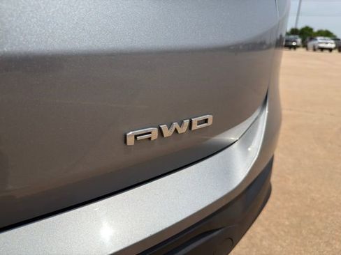 Used 2024 GMC Terrain SLE AWD/4WD image 15