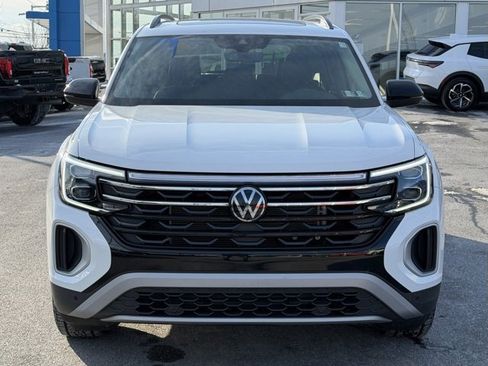 Used 2024 Volkswagen Atlas Peak Edition SE image 10
