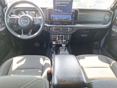 Used 2024 Jeep Wrangler Unlimited Rubicon 4xe AWD/4WD image 14