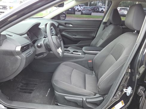 Used 2022 Nissan Altima 2.5 S FWD image 3