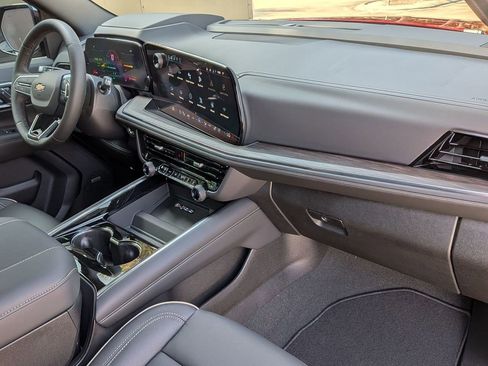 New 2026 Chevrolet Suburban Premier RWD image 25